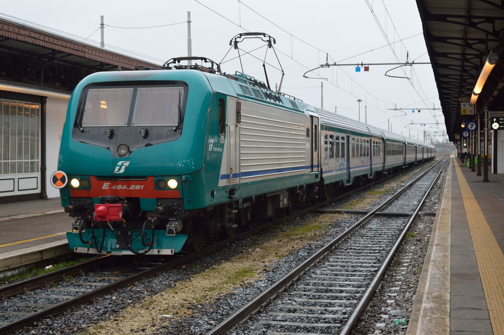 treno reg trenitalia.jpg